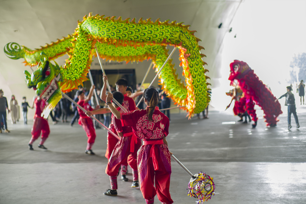 高雄兩廣龍獅戰鼓團