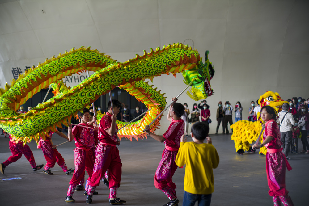 高雄兩廣龍獅戰鼓團