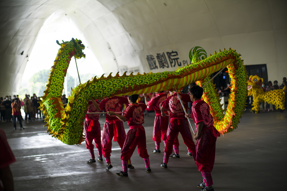 高雄兩廣龍獅戰鼓團