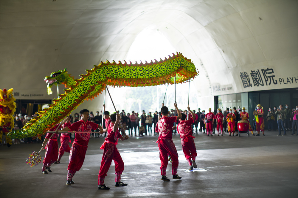 高雄兩廣龍獅戰鼓團