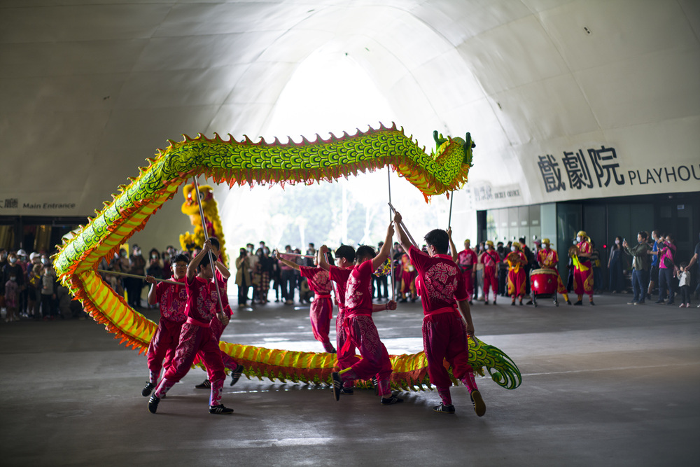 高雄兩廣龍獅戰鼓團