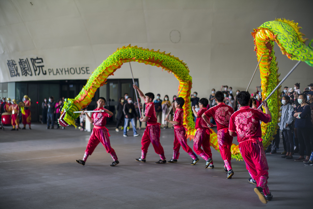 高雄兩廣龍獅戰鼓團