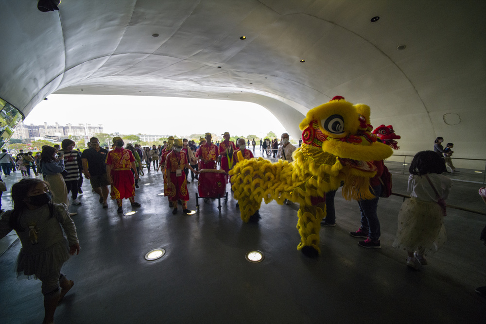 高雄兩廣龍獅戰鼓團