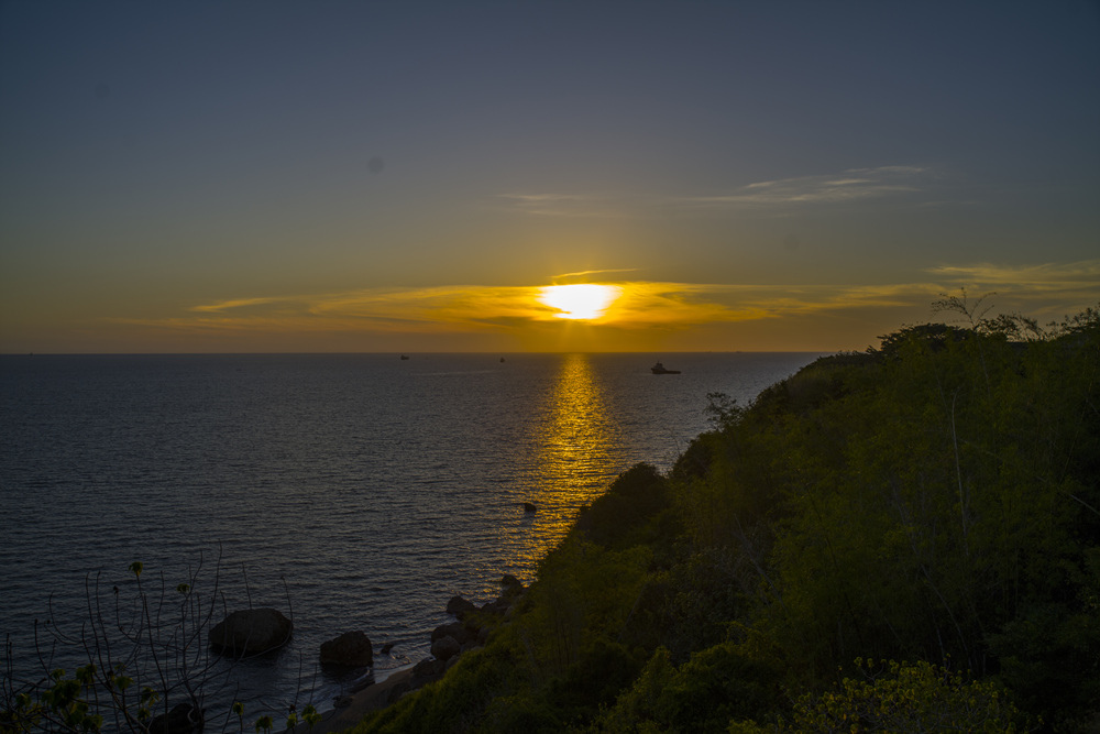 高雄柴山小漁村夕陽晚霞夜光記事