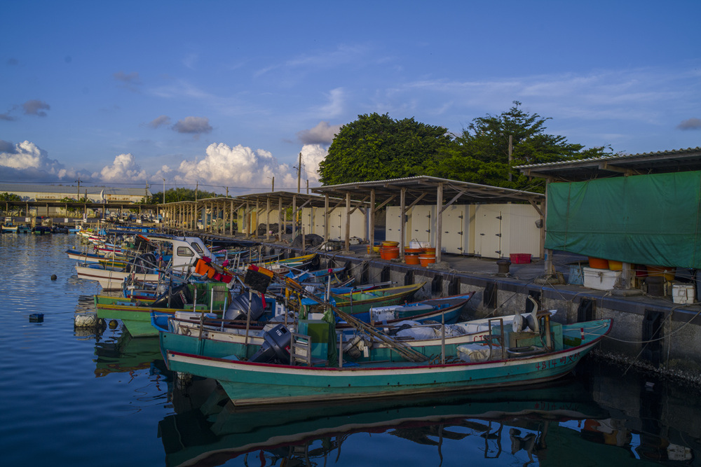 高雄彌陀魚港