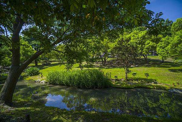 高雄世運主場館生態景觀公園