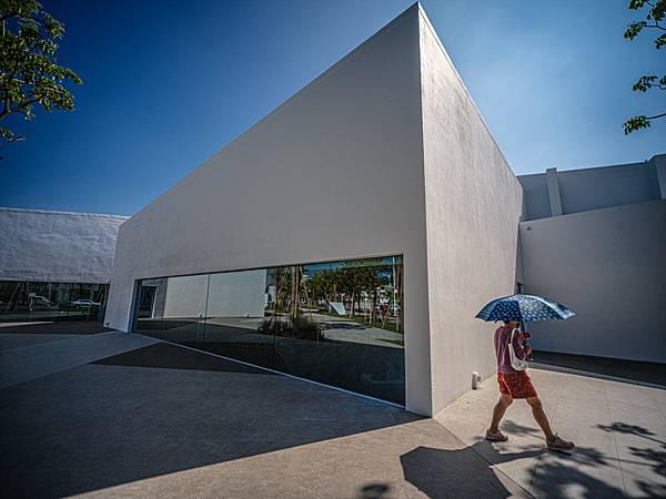 內惟藝術中心 - 高雄市立美術館