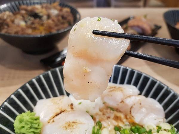 心丼食堂_42燒炙干貝五色丼.jpg