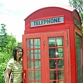 可愛紅色電話亭..有英國的FU...另有綠色郵局小亭子...