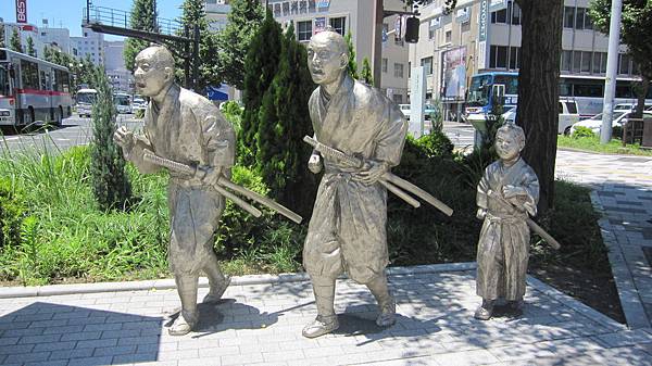 鹿兒島市市一個大型歷史博物館~到處都有雕像~大山嚴、西鄉從道、山本權兵衛~雖然不認識~不過我展開了尋找一連串雕像之旅