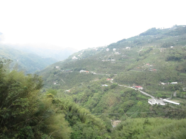 這次來到了大阿里山地區的梅山鄉~美麗的山城無奈遇到雨季....