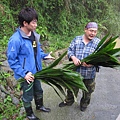 政憲差一點點滑倒...