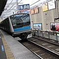 這是我搭的京濱東北線..藍色的..應該也是我最常搭的車吧!