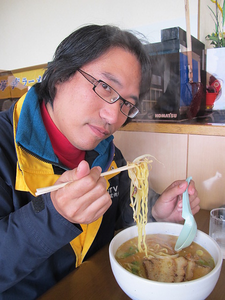 餐餐都想吃海鮮的家霈哥點海鮮拉麵