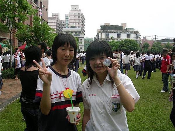 何涵阿真