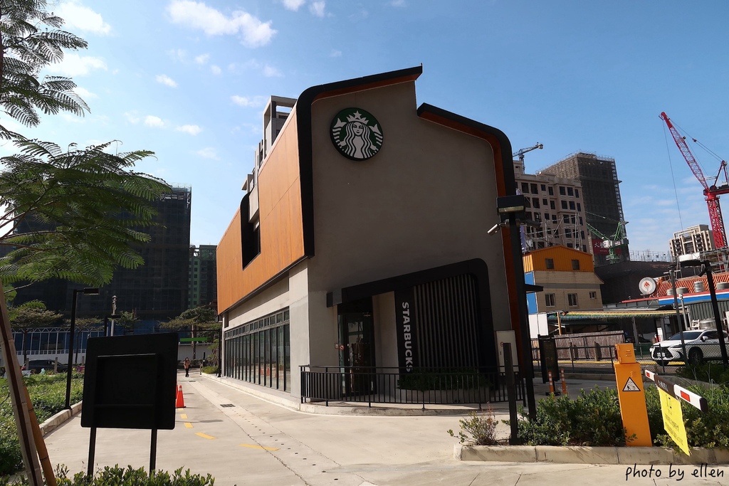 星巴克 Starbucks 桃園春日門市 小檜溪 大片落地窗