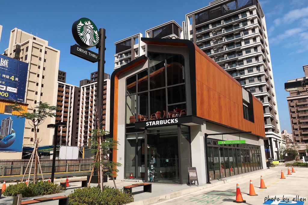 星巴克 Starbucks 桃園春日門市 小檜溪 大片落地窗