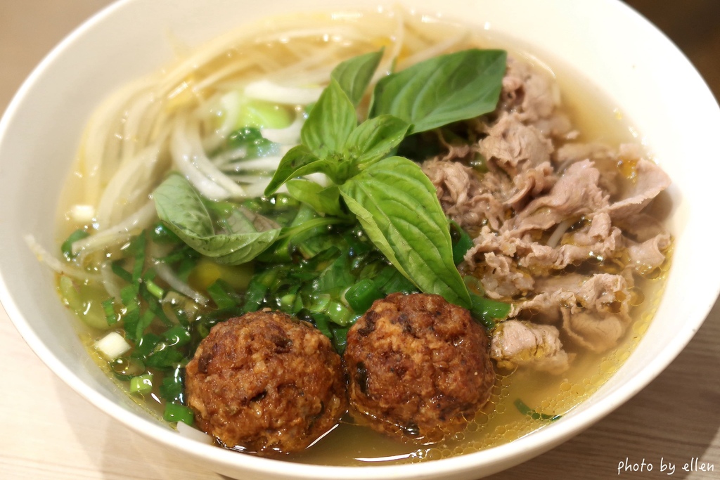 阿芳越南食 文青風越南料理店 新北投捷運站