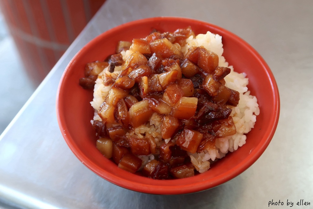 許記麵攤 捷運雙連站 肥滋滋的滷肉飯 許記麵攤 捷運雙連站 肥滋滋的滷肉飯