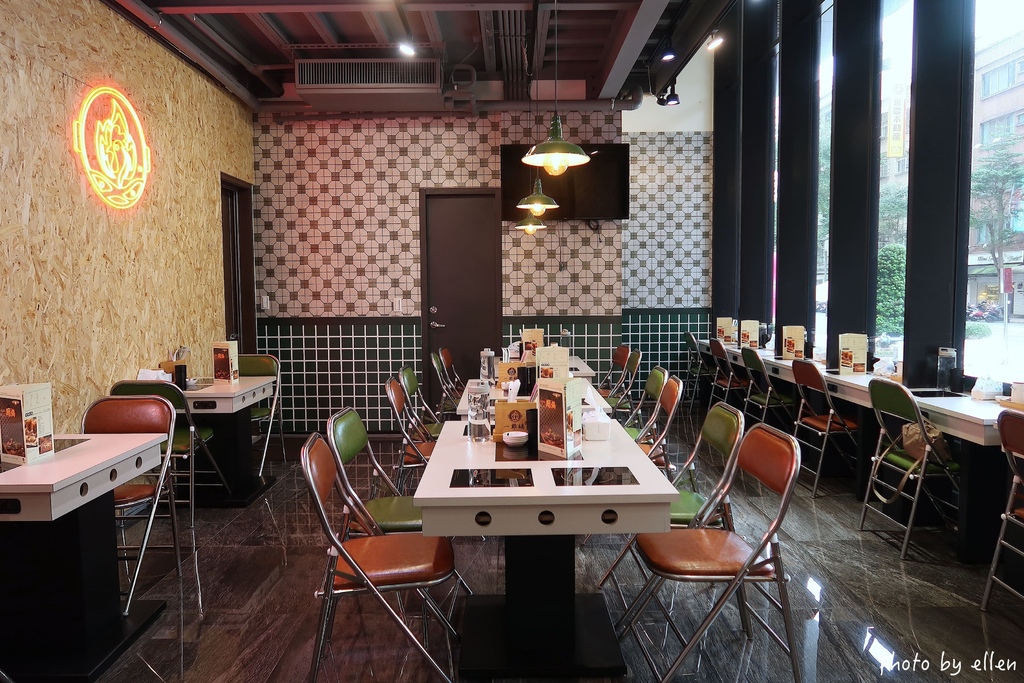 一雞鍋 港式雞煲火鍋 桃園藝文店 一雞鍋 港式雞煲火鍋 桃園藝文店