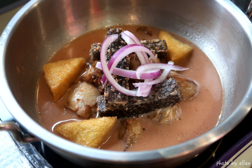 一雞鍋 港式雞煲火鍋 桃園藝文店 一雞鍋 港式雞煲火鍋 桃園藝文店