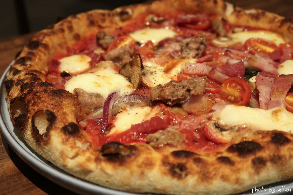 Piatto bianco 皮亞托披薩餐酒