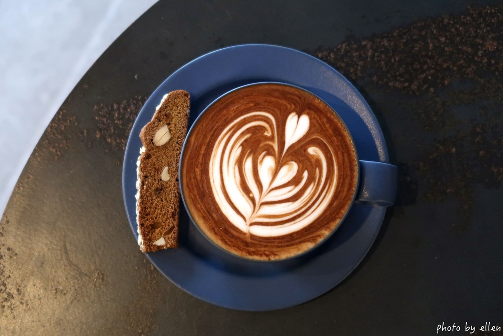 koou coffee 高雄鹽埕區 80年老宅複合式空間 鹽 koou coffee 高雄鹽埕區 80年老宅複合式空間 鹽