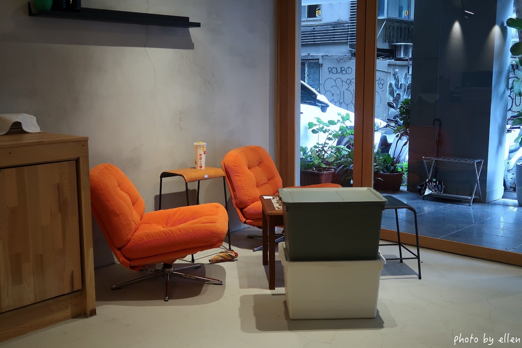 Branch coffee roasters 自家烘焙咖啡店 Branch coffee roasters 自家烘焙咖啡店