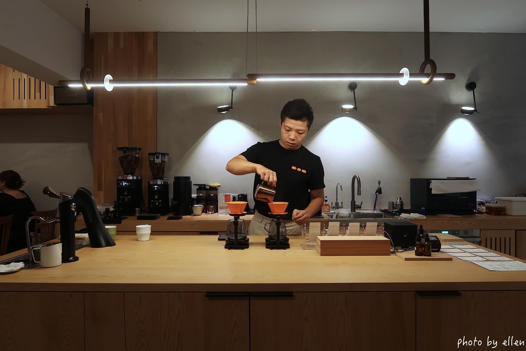 Branch coffee roasters 自家烘焙咖啡店 Branch coffee roasters 自家烘焙咖啡店