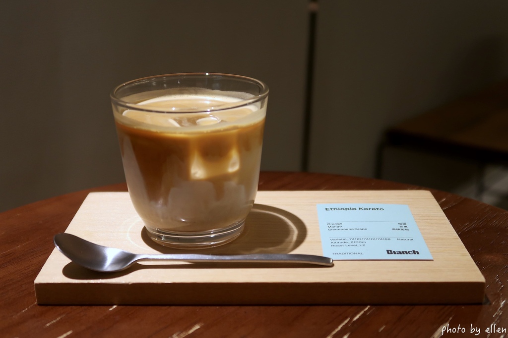 Branch coffee roasters 自家烘焙咖啡店 Branch coffee roasters 自家烘焙咖啡店