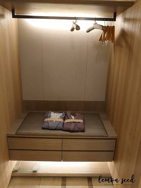 water-857609 water-857609