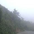 濃霧滿山谷的雨天九份