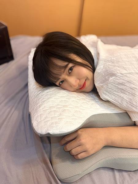 開箱|嘖嘖募資萬用枕頭夢遊 ‧Oyasumi《極上皇の枕》雲