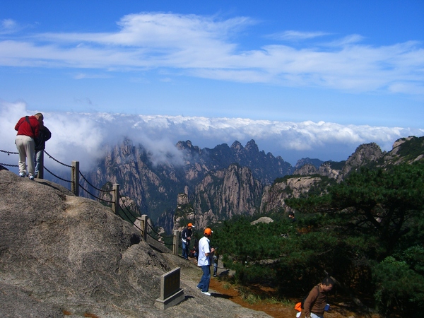 這是在鰲魚峰頂的景觀，這裡視野很棒