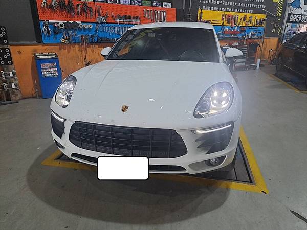 Porsche - Macan / 引擎健檢 . 整修翻新