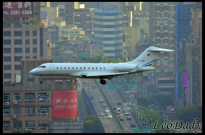 Bora Jet_TC-YAA_BRJ001_HKG_02.jpg