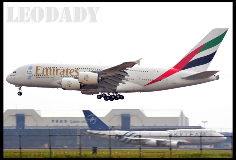 UAE_A6-EOL_20150719_EK366_DXB.jpg