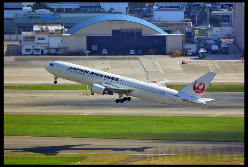 JAL_JA651J_JL98_HND_08.jpg