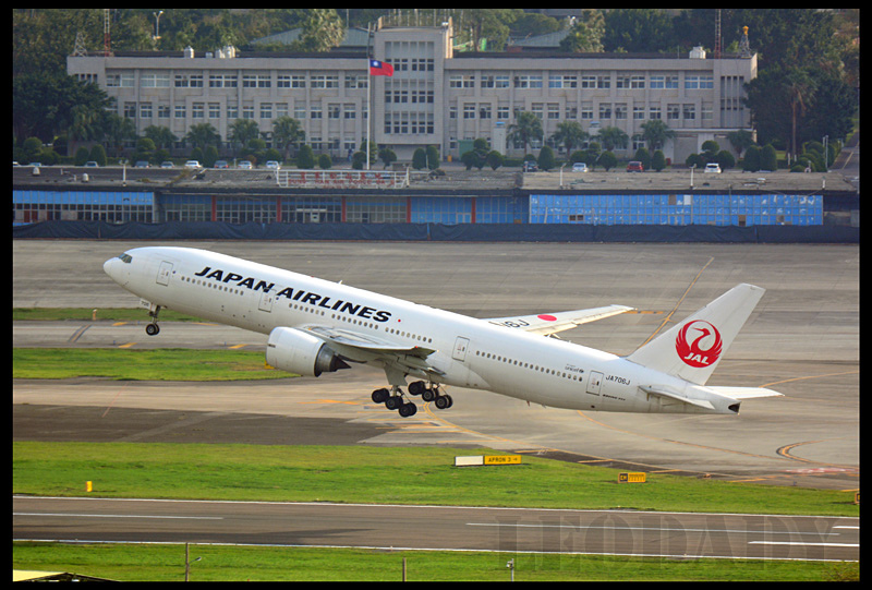 JAL_JA706J_JL98_HND_06.jpg