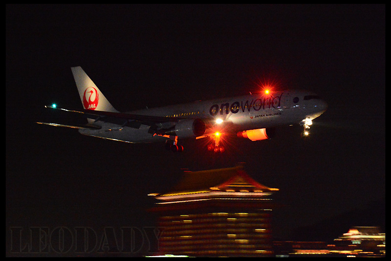 JAL_JA604J_JL99_HND_04.jpg