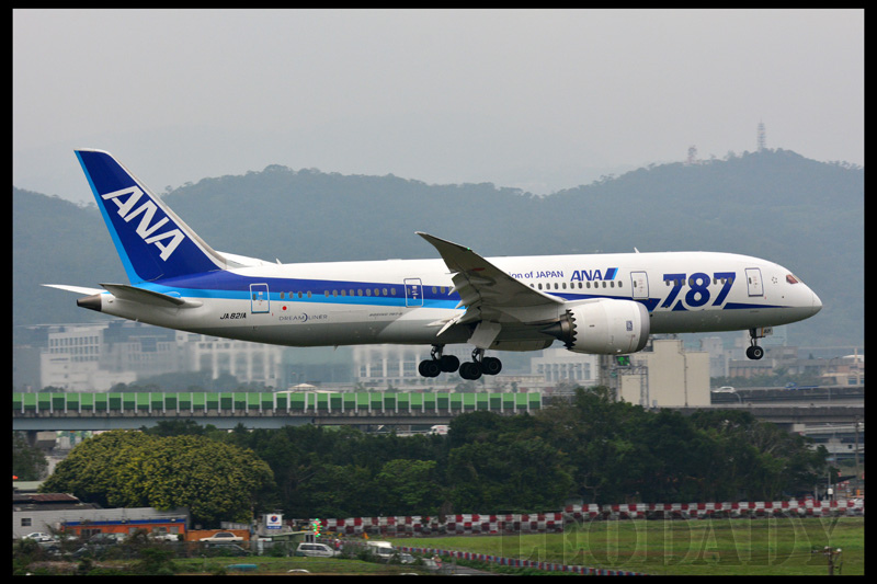 ANA_JA821A_NH853_HND_12.jpg