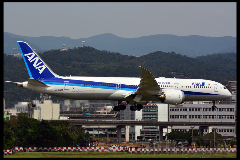 ANA_JA872A_NH851_HND_20.jpg