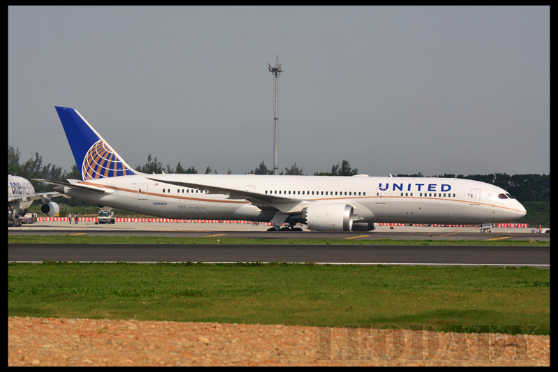 UAL_N26960_UA872_SFO_03.jpg