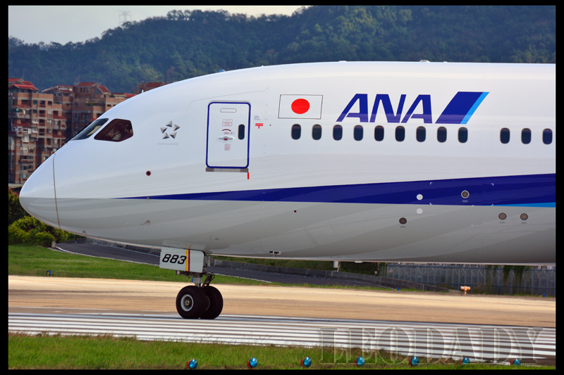 ANA_JA883A_NH852_HND_13.jpg