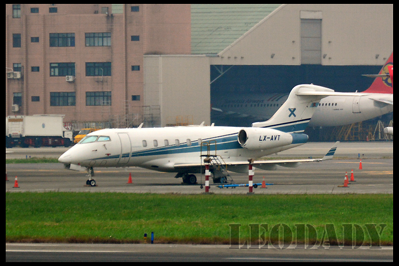 Luxaviation_LX-AVT.jpg