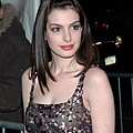 anne-hathaway-brokeback-mountain-premiere-3.jpg