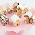 mini gingerbread houses