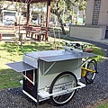 hotdog trike vendor