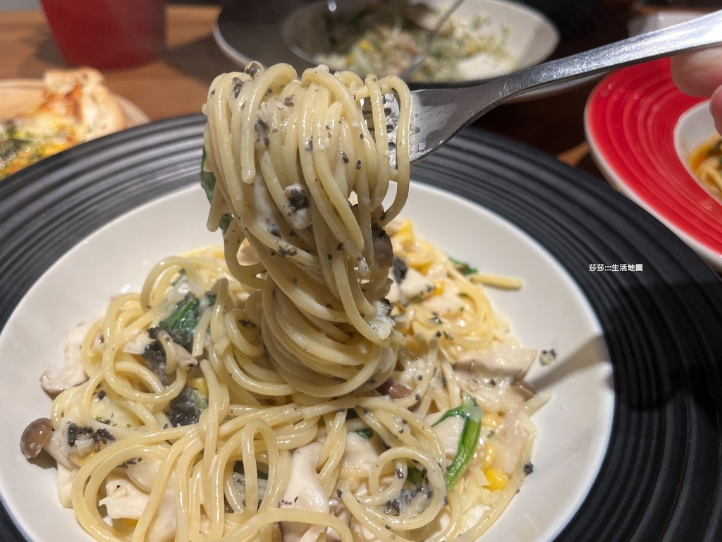 【食記】新北。中和 南勢角的巷弄美食，學生與小家庭們常光顧的