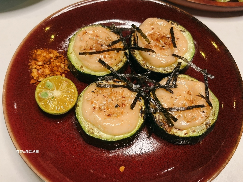 【食記】台中。西屯 主題鮮明的嘻哈餐酒館，雜揉了中西式與東南